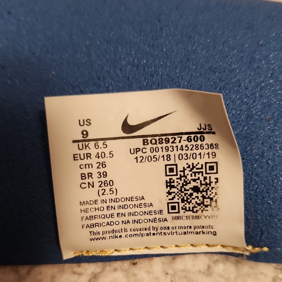 Nike Women's Peach Sneakers - Picture 5 of 5